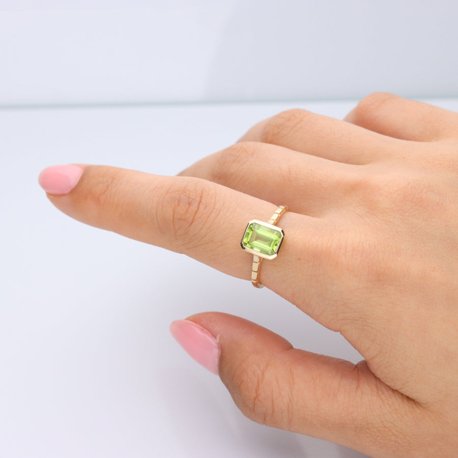 Ainoi 14K Yellow Gold Free Emerald-Cut Manchurian Peridot Ring